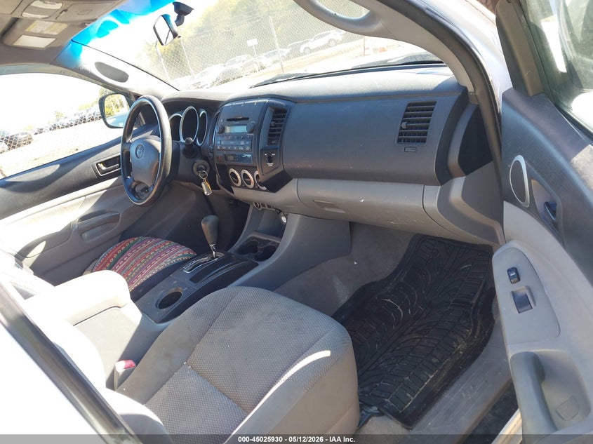 2010 TOYOTA TACOMA auction photo 5