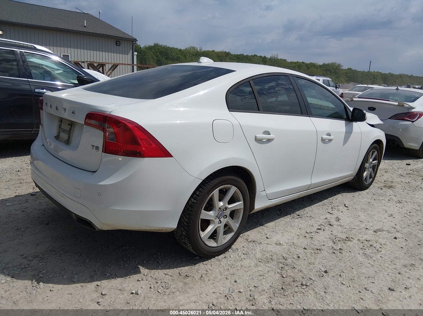 2015 VOLVO S60 auction photo 4
