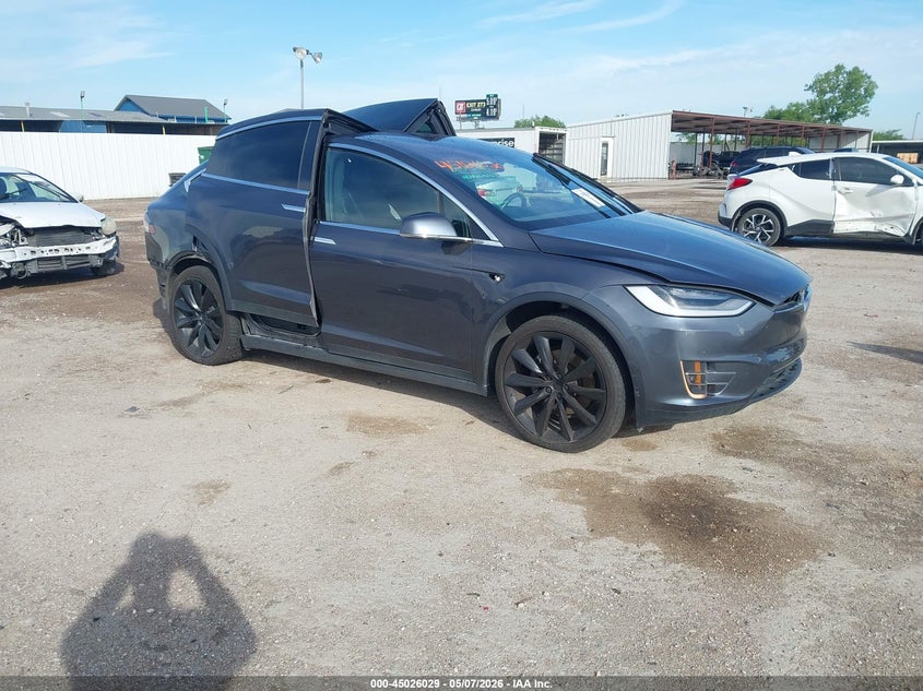 2020 Tesla Model X Long Range Dual Motor All-Wheel Drive/Long Range Plus Dual Motor All-Wheel Drive VIN: 5YJXCAE25LF303058 Lot: 45026029