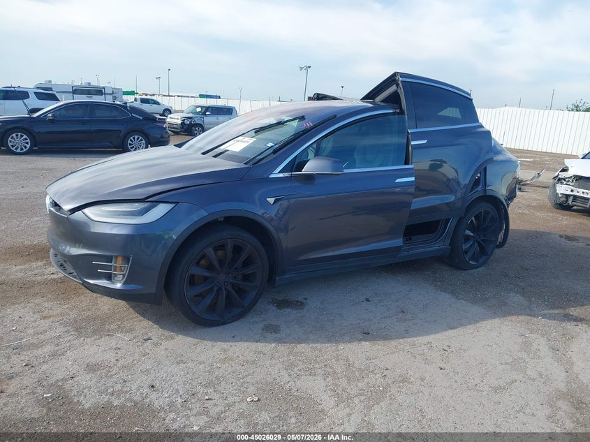 2020 Tesla Model X Long Range Dual Motor All-Wheel Drive/Long Range Plus Dual Motor All-Wheel Drive VIN: 5YJXCAE25LF303058 Lot: 45026029