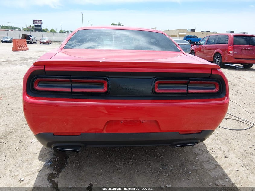 DODGE CHALLENGER - zdjęcie 17