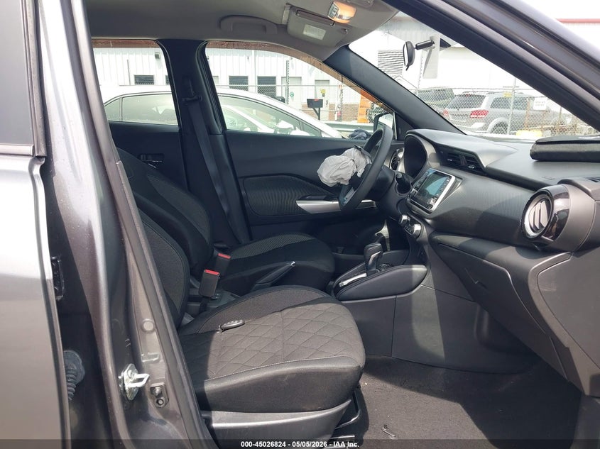 VIN 3N1CP5CU6KL501049 2019 NISSAN KICKS SV
