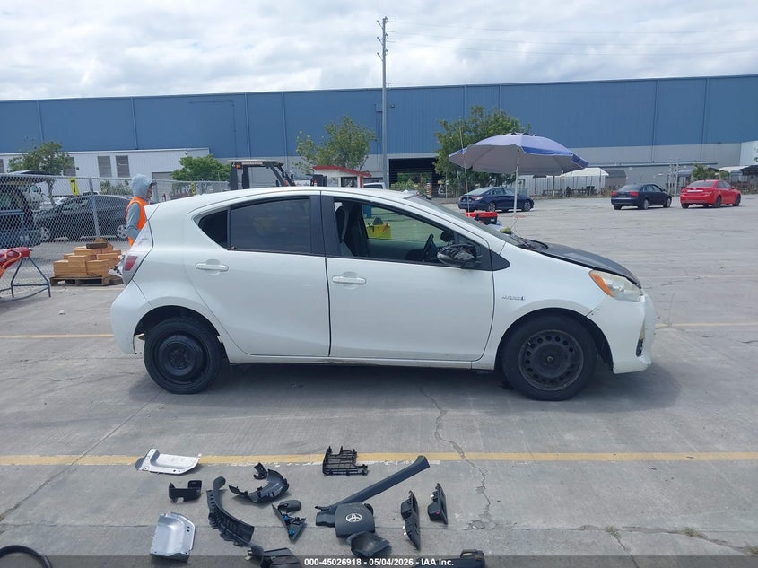 2014 Toyota Prius C One VIN: JTDKDTB33E1563762 Lot: 45026918