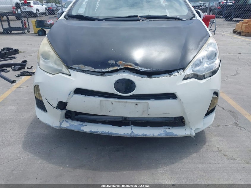 2014 TOYOTA PRIUS C auction photo 6