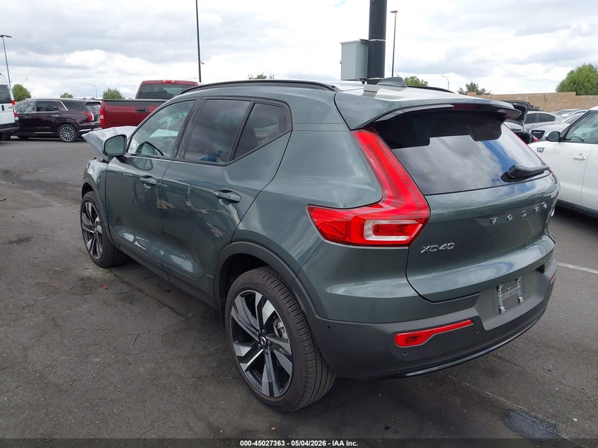 2026 Volvo Xc40 Ultra, B5 Awd Gas (Mild Hybrid), Dark VIN: YV4L12UM2T2706380 Lot: 45027363