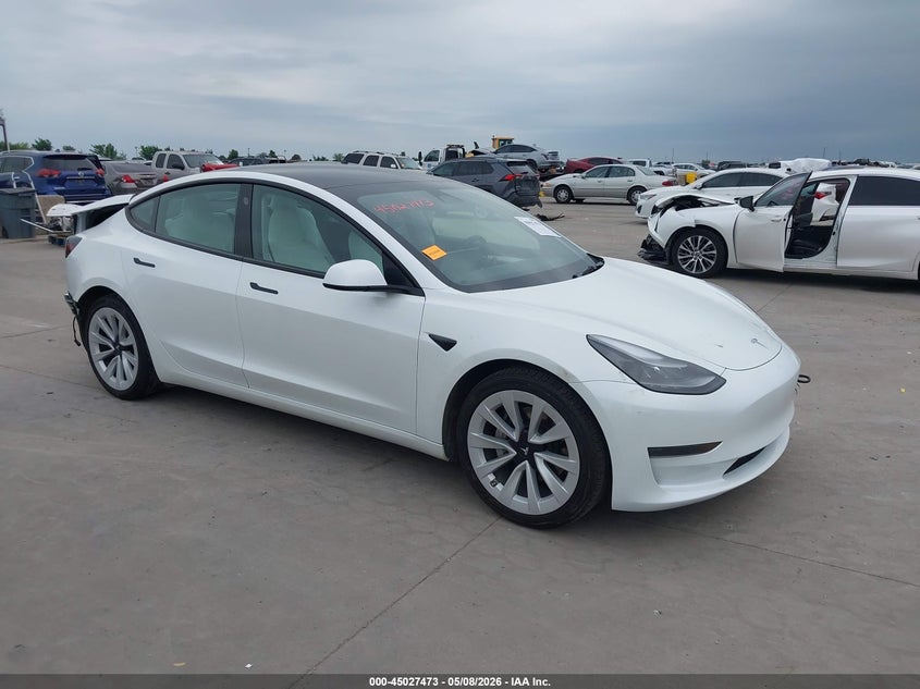 TESLA MODEL 3 - zdjęcie 1