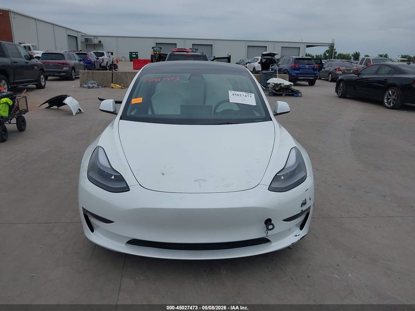 TESLA MODEL 3 - zdjęcie 13