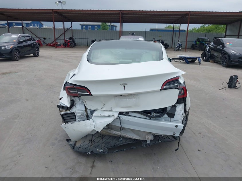 TESLA MODEL 3 - zdjęcie 17