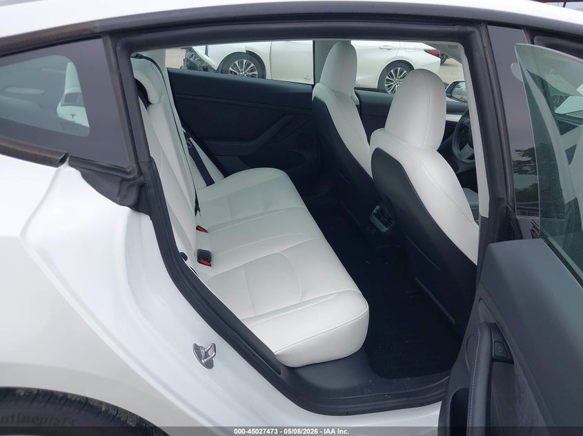 TESLA MODEL 3 - zdjęcie 8