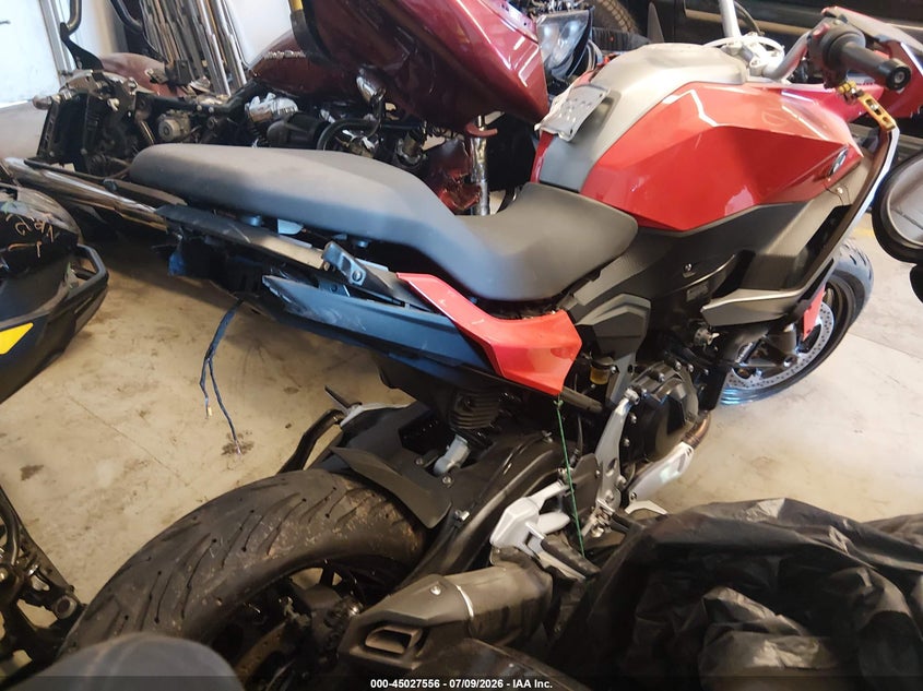 2020 BMW F 900 auction photo 4