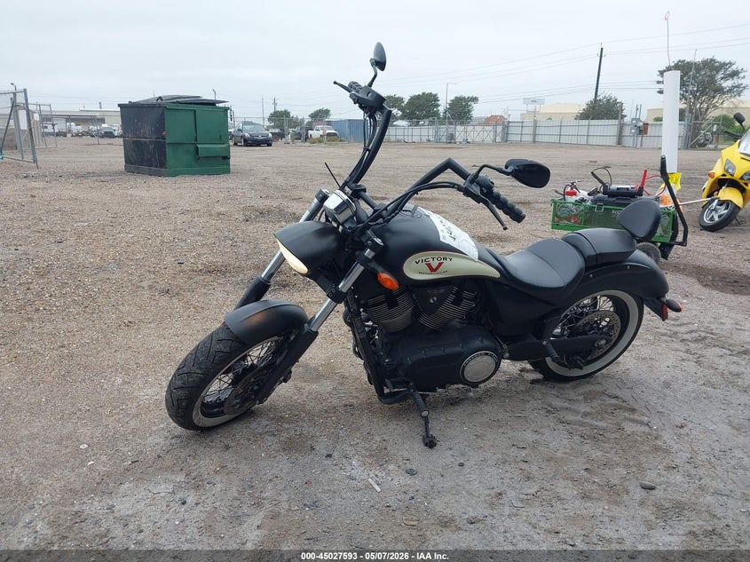 2013 VICTORY HIGH-BALL MOTO 2