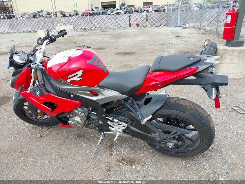 2016 BMW S 1000 R VIN: WB10D1207GZ696530 Lot: 45027997