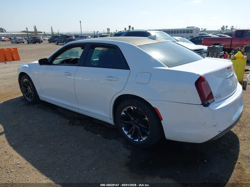 Vin: 2c3ccaagxjh331756, lot: 45525661, chrysler 300 touring 20183