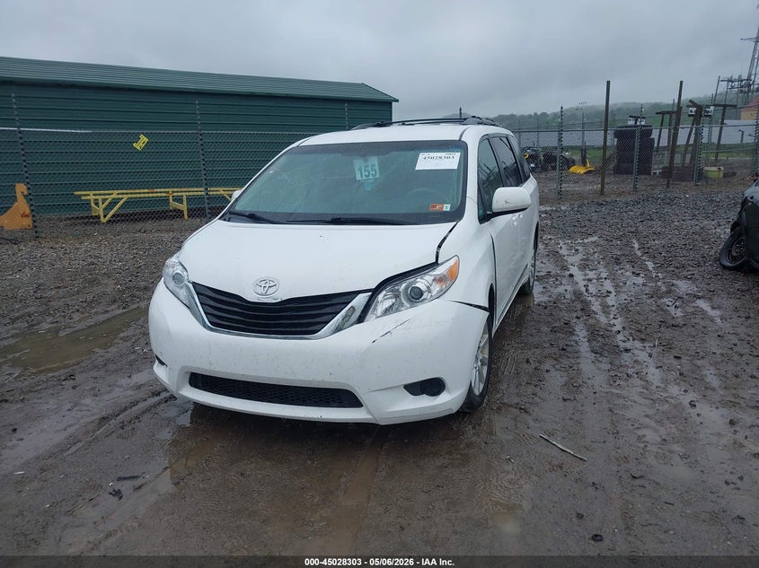 2013 Toyota Sienna Le 7 Passenger 5TDJK3DCXDS057989 photo 1