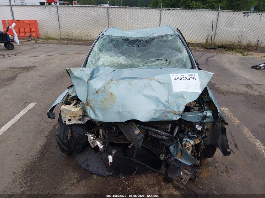 1FAHP3F28CL309927 2012 Ford Focus 2.0 Se blue