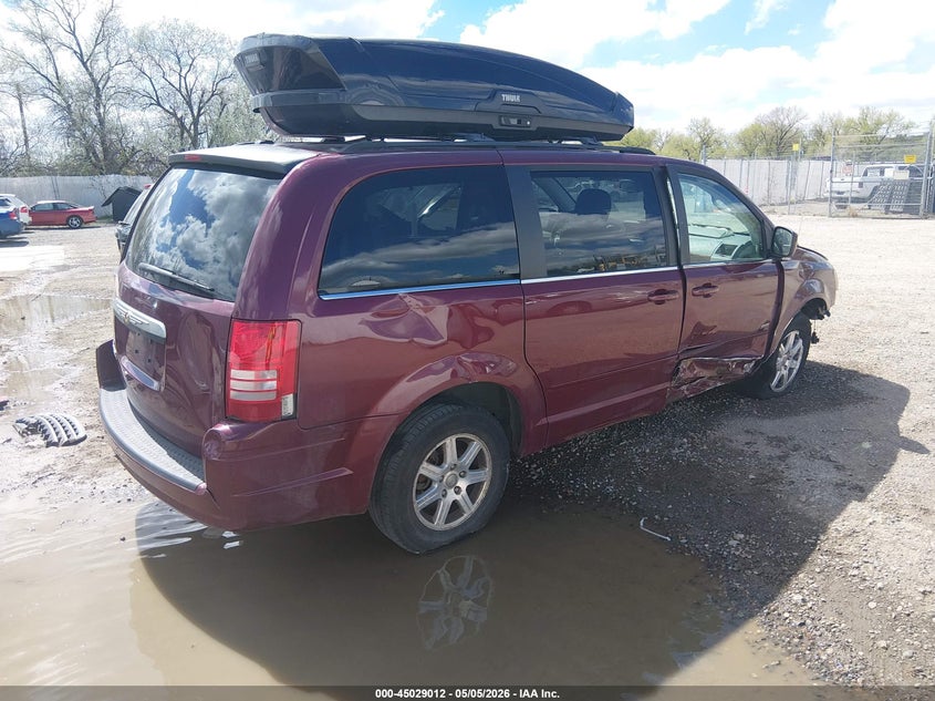 2008 CHRYSLER TOWN & COUNTRY auction photo 4