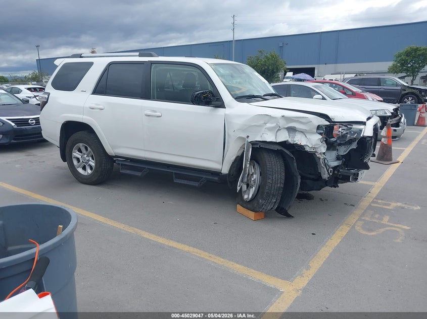 2024 TOYOTA 4RUNNER SR5