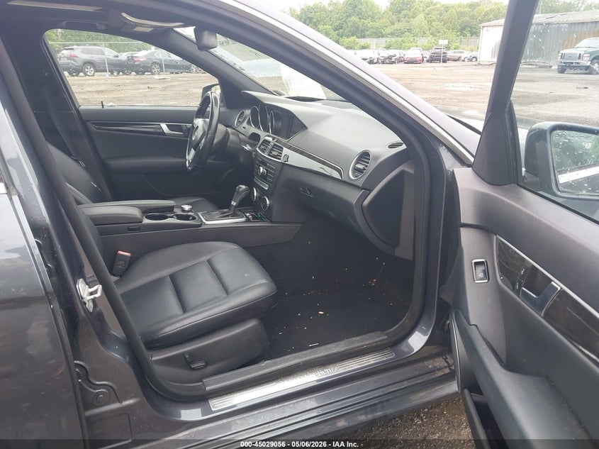 2013 MERCEDES-BENZ C 300 auction photo 5