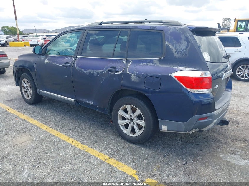 2011 TOYOTA HIGHLANDER auction photo 3