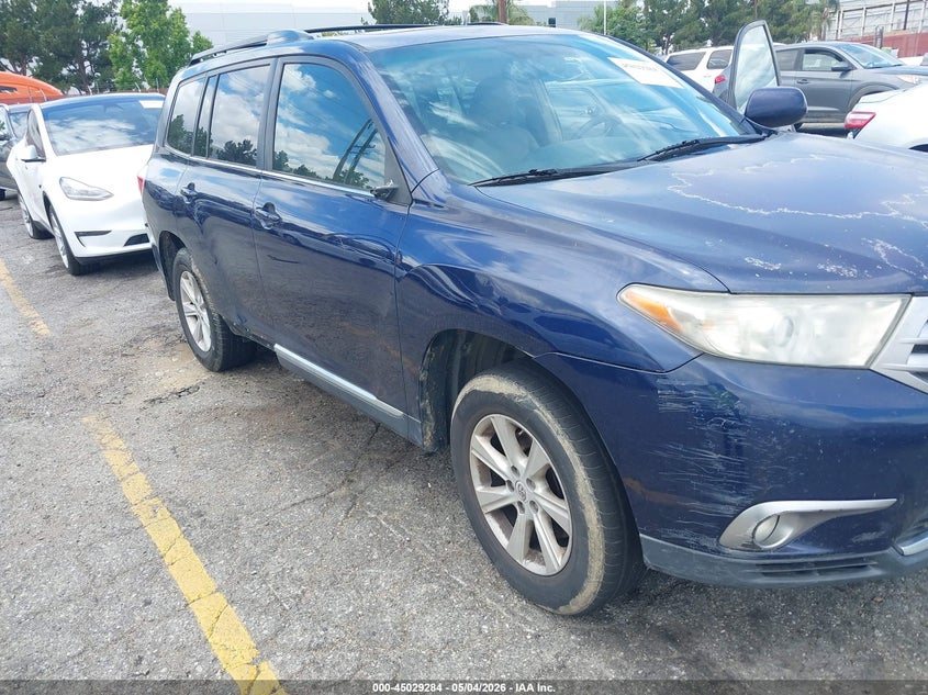 2011 TOYOTA HIGHLANDER auction photo 6