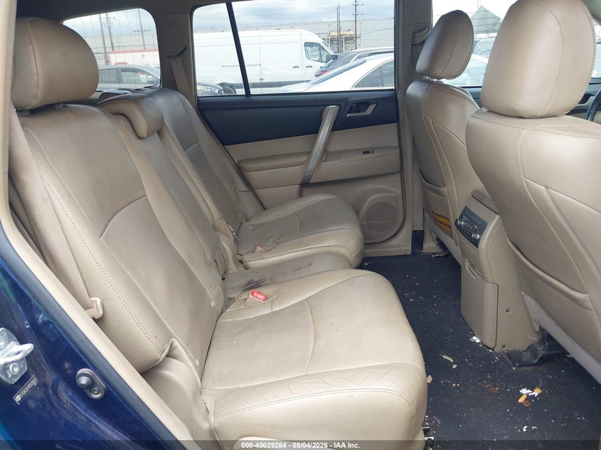 2011 TOYOTA HIGHLANDER auction photo 8