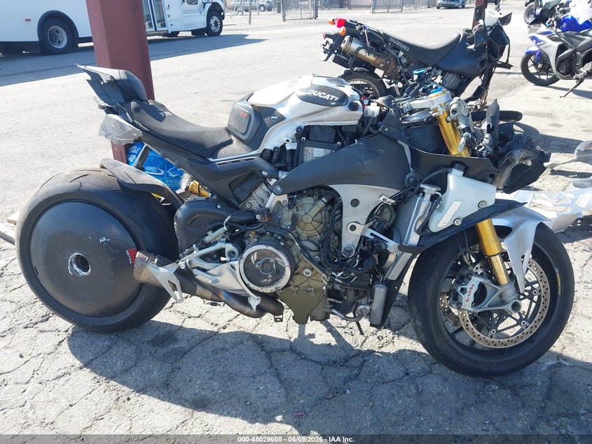 2018 Ducati Panigale V4/V4S/V4S Speciale VIN: ZDMDAGNW8JB003016 Lot: 45029608