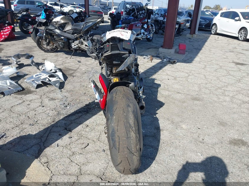 2018 Ducati Panigale V4/V4S/V4S Speciale VIN: ZDMDAGNW8JB003016 Lot: 45029608