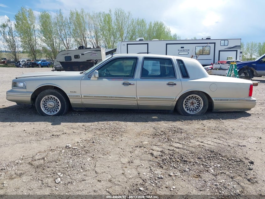 1997 Lincoln Town Car Executive VIN: 1LNLM81WXVY733860 Lot: 45029707
