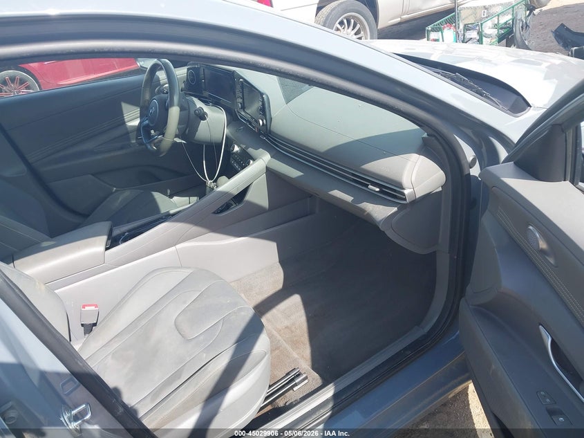 2021 HYUNDAI ELANTRA auction photo 5