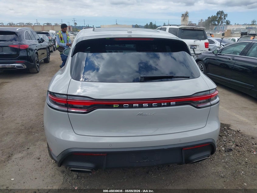 2025 Porsche Macan T VIN: WP1AA2A52SLB00205 Lot: 45030035