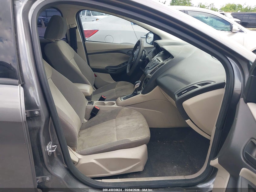 1FAHP3F21CL456462 2012 Ford Focus 2.0 Se Grey