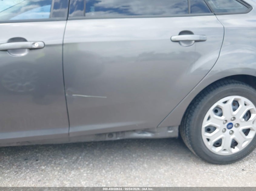 1FAHP3F21CL456462 2012 Ford Focus 2.0 Se Grey