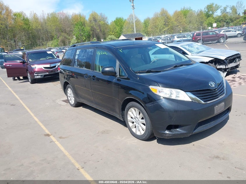 TOYOTA SIENNA 2011. Lot# 45030646. VIN 5TDJK3DC1BS022898. Photo 1
