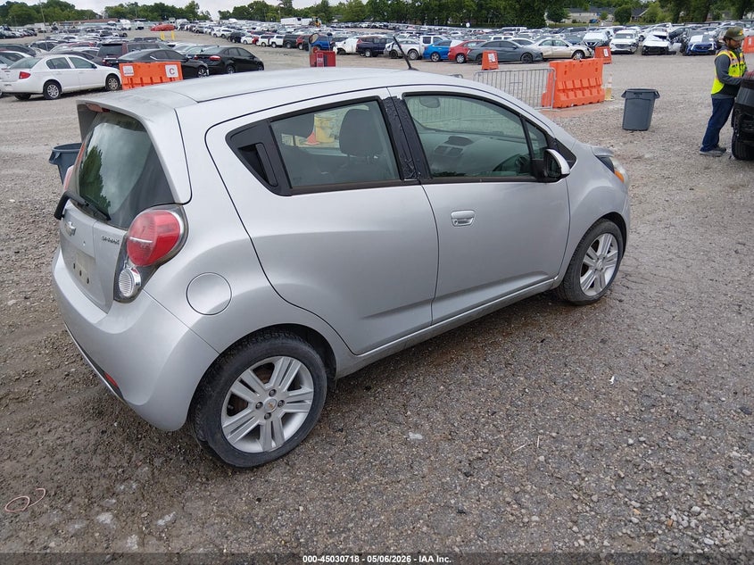 2015 CHEVROLET SPARK auction photo 4