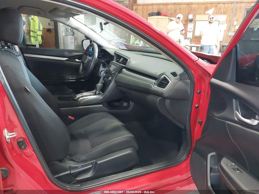 VIN 2HGFC2F53JH570766 2018 HONDA CIVIC LX