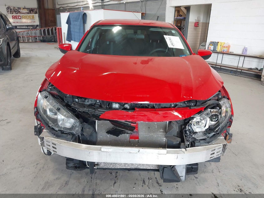 VIN 2HGFC2F53JH570766 2018 HONDA CIVIC LX