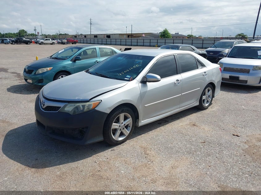 4T1BF1FKXEU817252 2014 TOYOTA CAMRY SE photo 1