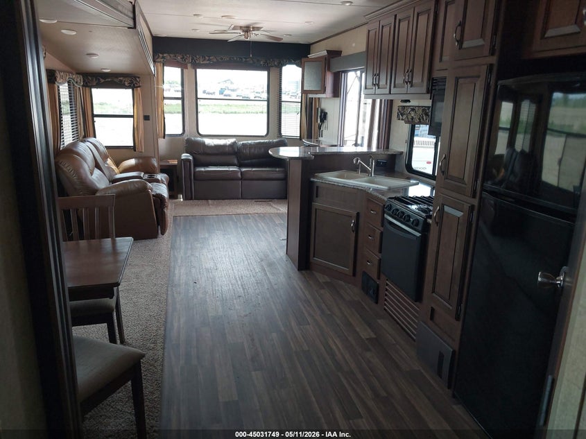 2017 KEYSTONE RV RETREAT auction photo 8