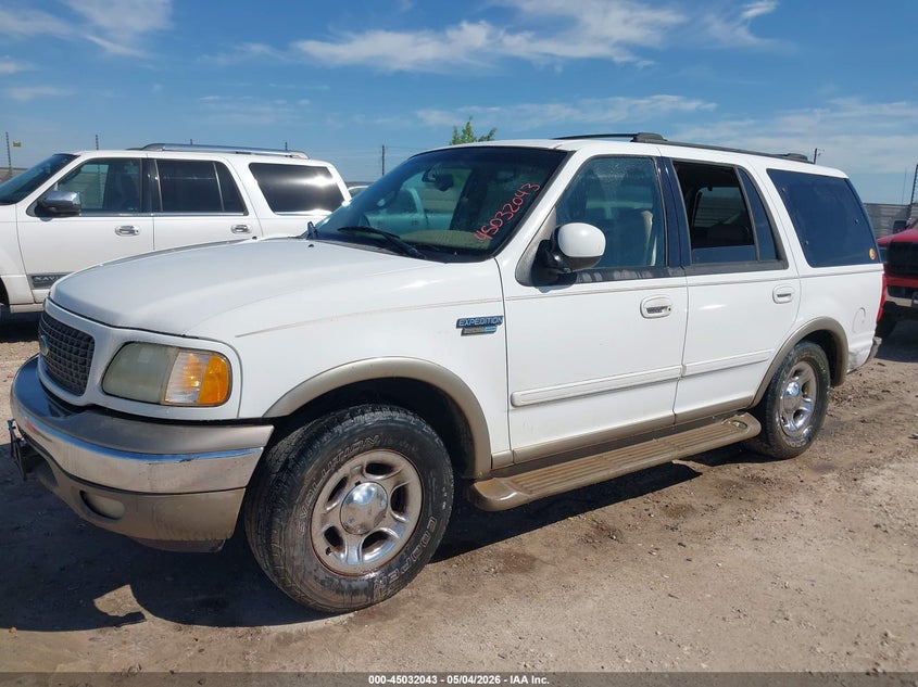 2002 Ford Expedition, Left Rear, IAAI, VIN 1FMRU17W52LA81215 — photo 2