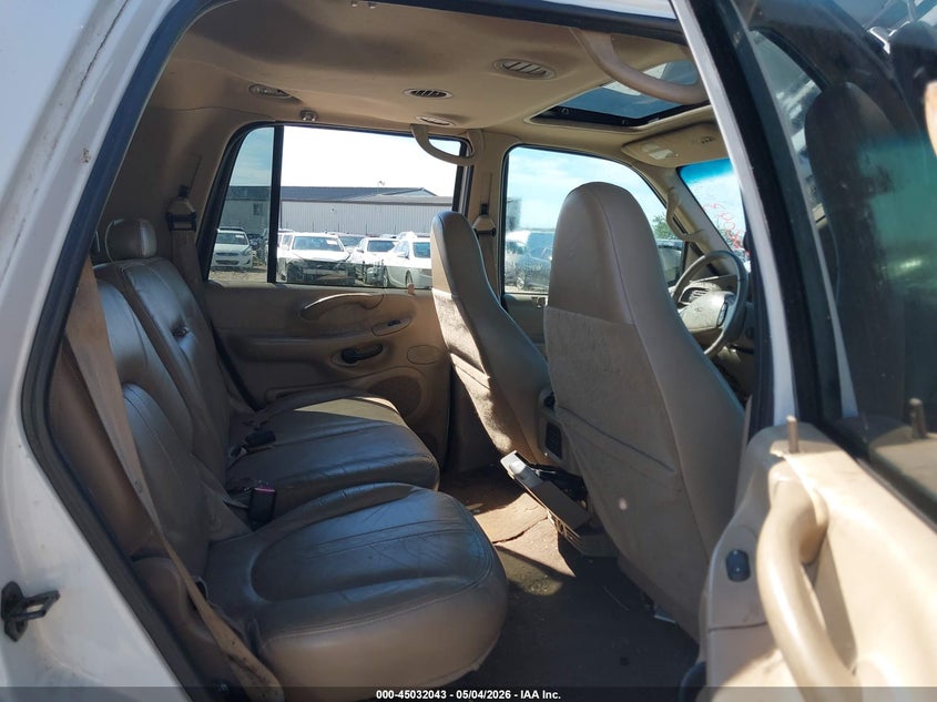 2002 FORD EXPEDITION auction photo 8