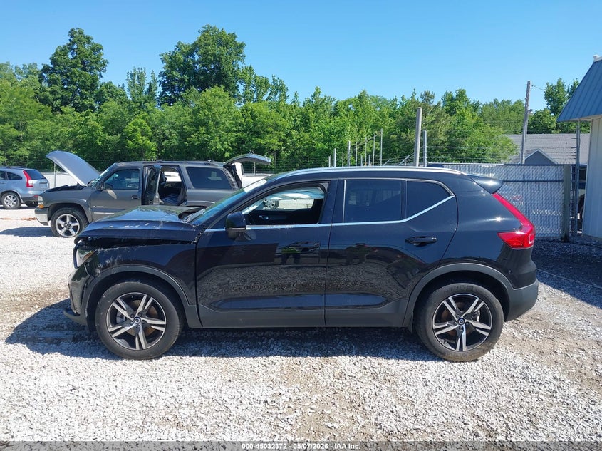 2024 Volvo Xc40 B5 Core Bright Theme/B5 Core Dark Theme VIN: YV4L12UK8R2286664 Lot: 45032372