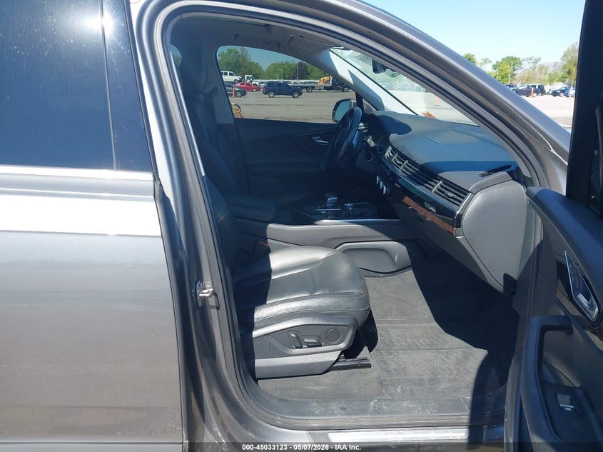 AUDI Q7 2018 VIN WA1LAAF72JD025720
