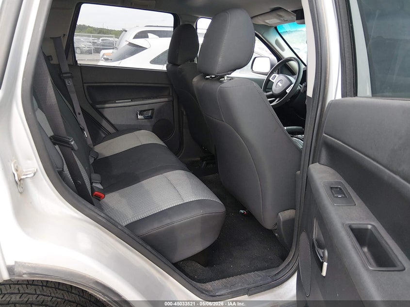 2010 JEEP GRAND CHEROKEE auction photo 8