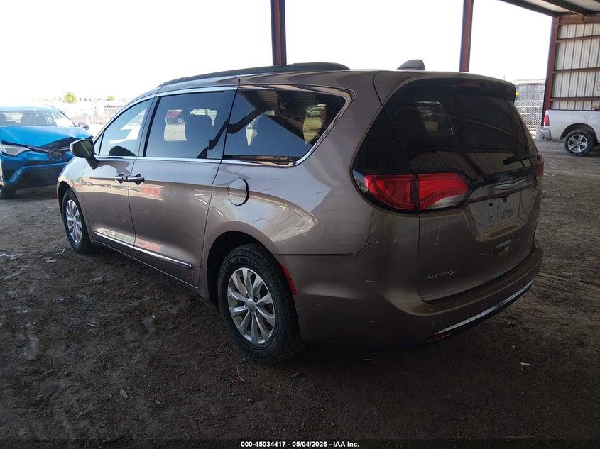 Vin: 2c4rc1bg7hr747451, lot: 45531934, chrysler pacifica touring-l 20173