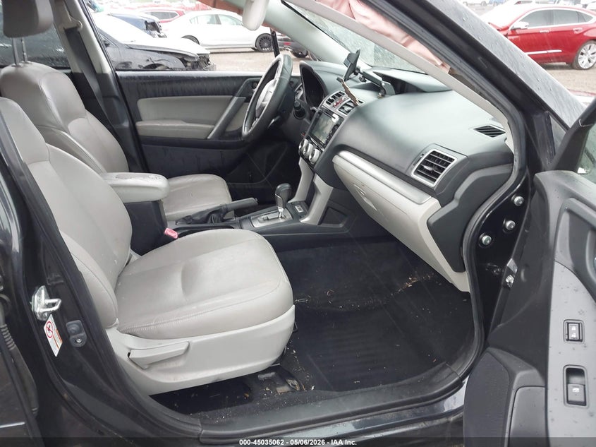 2016 SUBARU FORESTER auction photo 5
