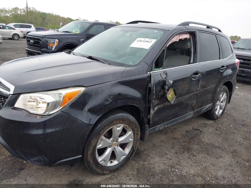 2016 SUBARU FORESTER auction photo 6