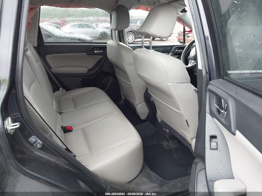 2016 SUBARU FORESTER auction photo 8
