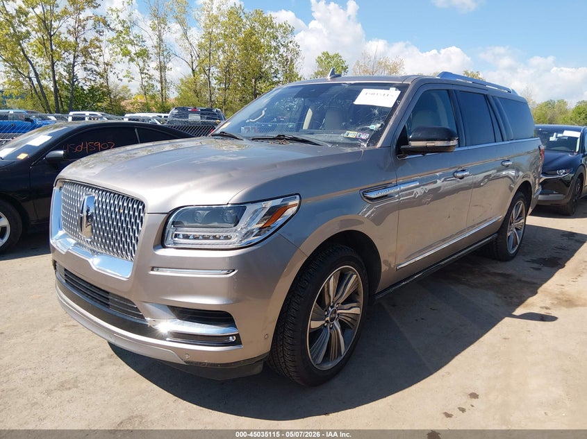 2019 LINCOLN NAVIGATOR L auction photo 2