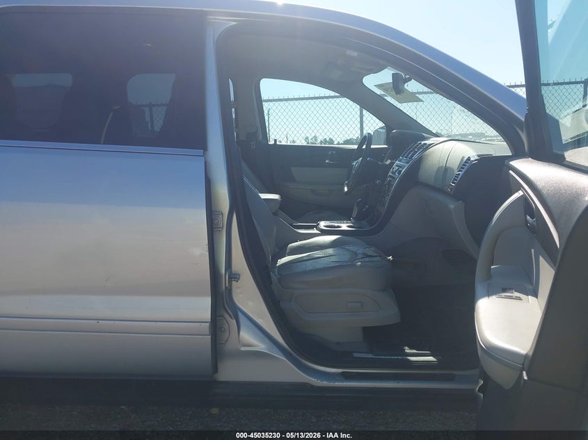 2011 GMC ACADIA auction photo 5