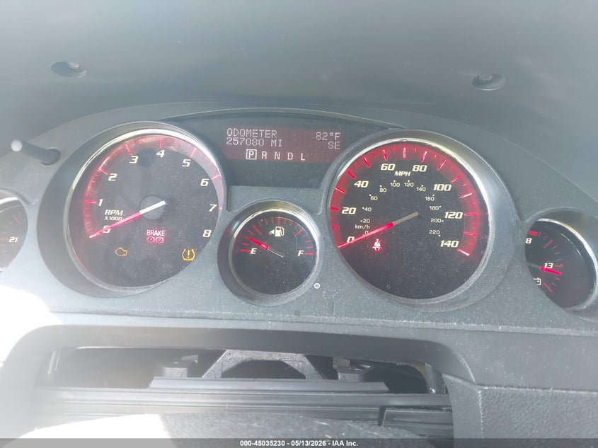 2011 GMC ACADIA auction photo 7
